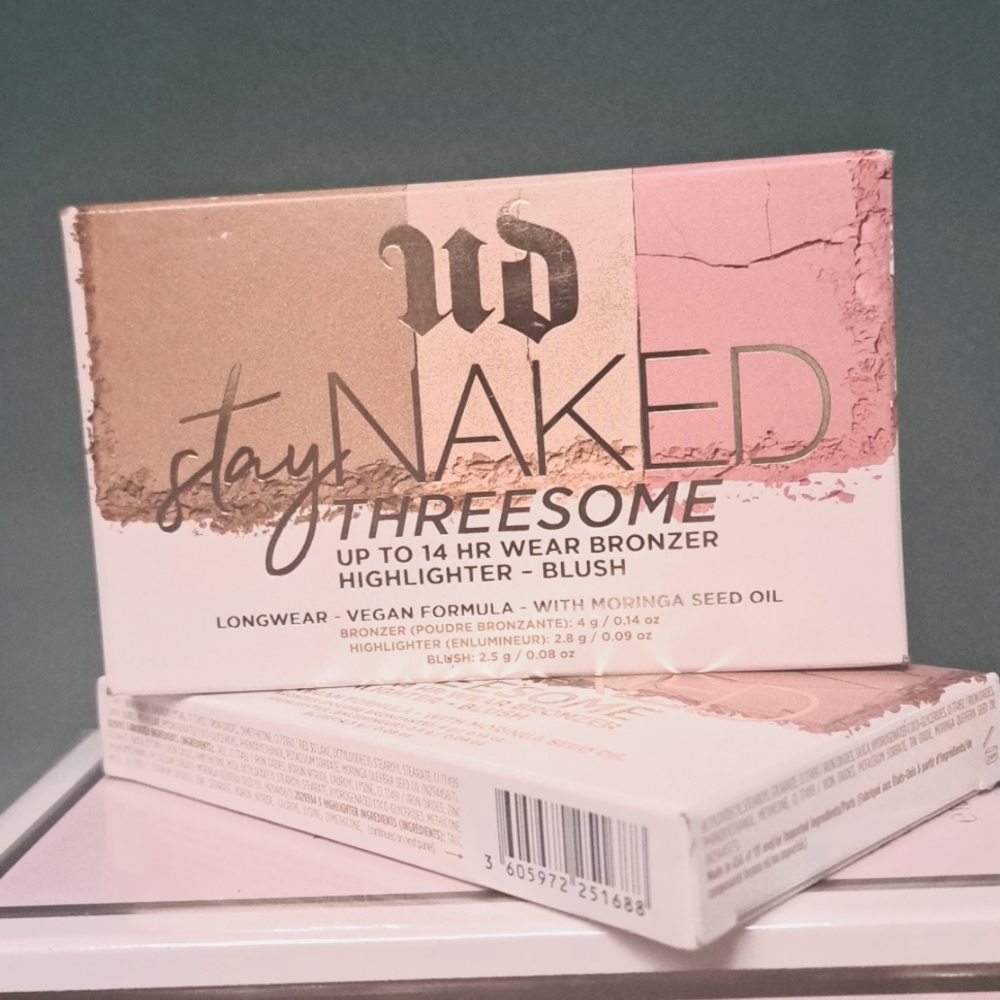 Urban decay  stay naked threesome